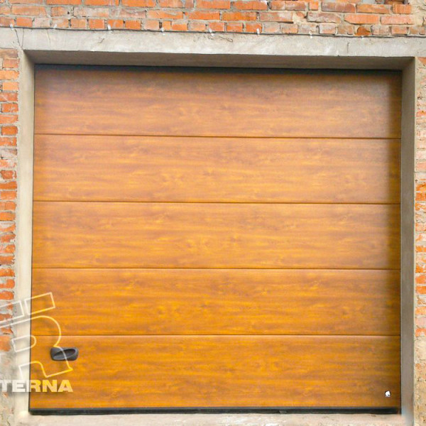 Industrial sectional doors 40 mm MACRORIB / smooth color-Light oak, light oak