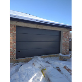 Industrial sectional doors 40 mm MACRORIB / smooth color-LINEA GRAY