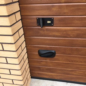 Ворота гаражні секційні 40 мм RIB/woodgrain  Колір - Golden oak, Золотий дуб