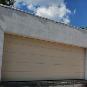 Ворота гаражні секційні 40 мм RIB/stucco  Колір - RAL 1015 Бежевий