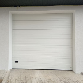 Sectional garage doors 40 mm RIB / woodgrain color-RAL 9016 White