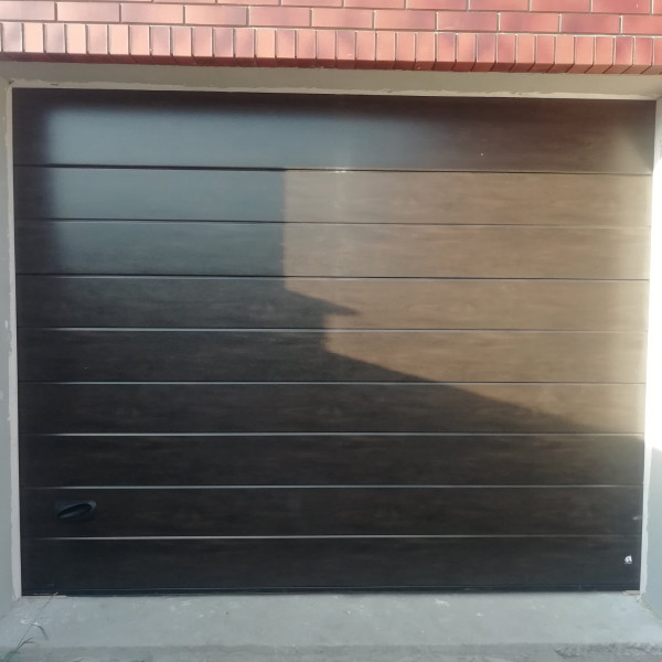 Garage sectional doors 40 mm MIDRIB / stucco color-Dark oak, dark oak