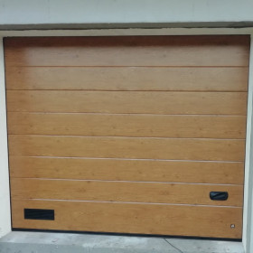 Ворота гаражні секційні 40 мм MIDRIB/woodgrain Колір - Light oak, світлий дуб