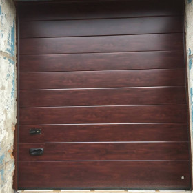 Garage sectional doors 40 mm MIDRIB / smooth color-Mahogany, Mahogany
