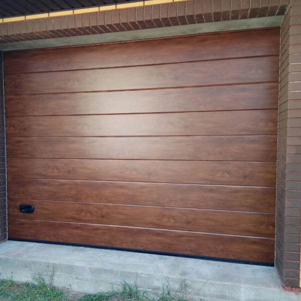 Garage sectional doors 40 mm MIDRIB / smooth color-Old oak, old oak