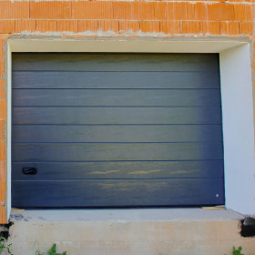 Garage sectional doors 40 mm MIDRIB / stucco color-RAL 7016 Dark gray