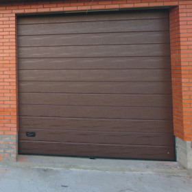 Garage sectional doors 40 mm MIDRIB / woodgrain color-RAL 8017 brown