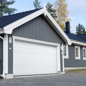 Garage sectional doors 40 mm MIDRIB / woodgrain color-RAL 9016 White