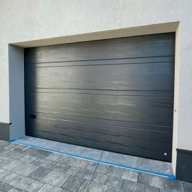 Garage sectional doors 40 mm TOPRIB / woodgrain color-RAL 7016 Dark gray