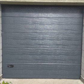 Garage sectional doors 40 mm Flush/Woodgrain External color - RAL9016