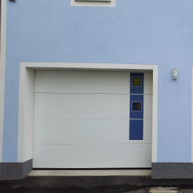 Garage sectional doors 40 mm Flush/Woodgrain External color - RAL9007