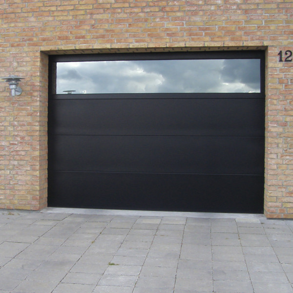 Sectional garage doors 40 mm Slick / smooth color-RAL 9005 black