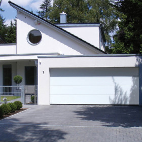 Sectional garage doors 40 mm Slick / smooth color-RAL 9016 White