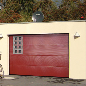 Sectional garage doors 40 mm MACRORIB / smooth color-RAL 3000 Red