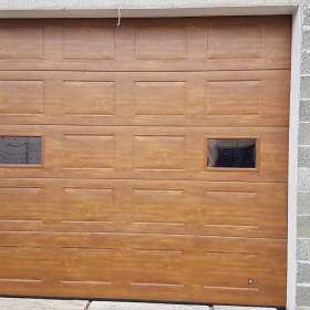 Garage sectional doors 40 mm CASSETE / Woodgrain color-Golden oak, golden oak