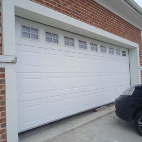Garage sectional doors 40 mm CASSETE / Woodgrain color-RAL 9016 White